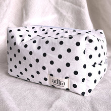 Load image into Gallery viewer, Ivory Night Vanity Bag