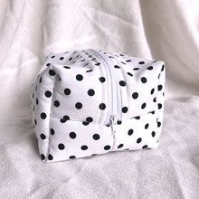 Load image into Gallery viewer, Ivory Night Vanity Bag