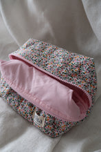 Load image into Gallery viewer, Wildflower Vanity Bag
