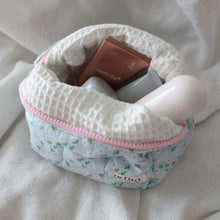 Load image into Gallery viewer, Soft Petal Vanity Bag