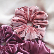 Load image into Gallery viewer, EMILY