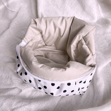 Load image into Gallery viewer, Ivory Night Vanity Bag
