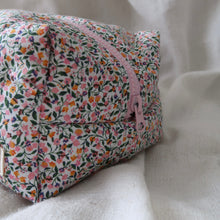 Load image into Gallery viewer, Wildflower Vanity Bag
