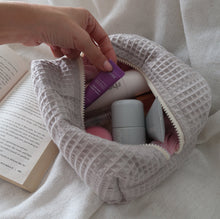 Load image into Gallery viewer, Oat Linen Vanity Bag
