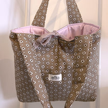 Load image into Gallery viewer, Toffee Bloom Bag

